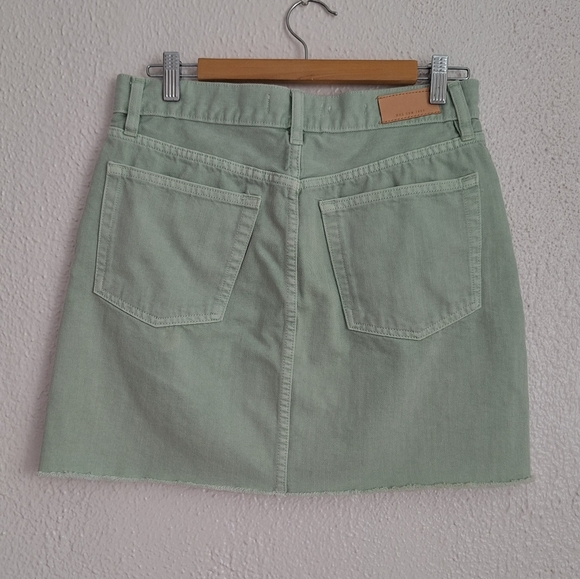 MANGO Green Mini Skirt with High-Waisted Design - Picture 2 of 8